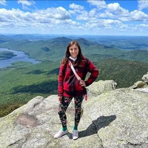 Meet your Posher, Stephanie